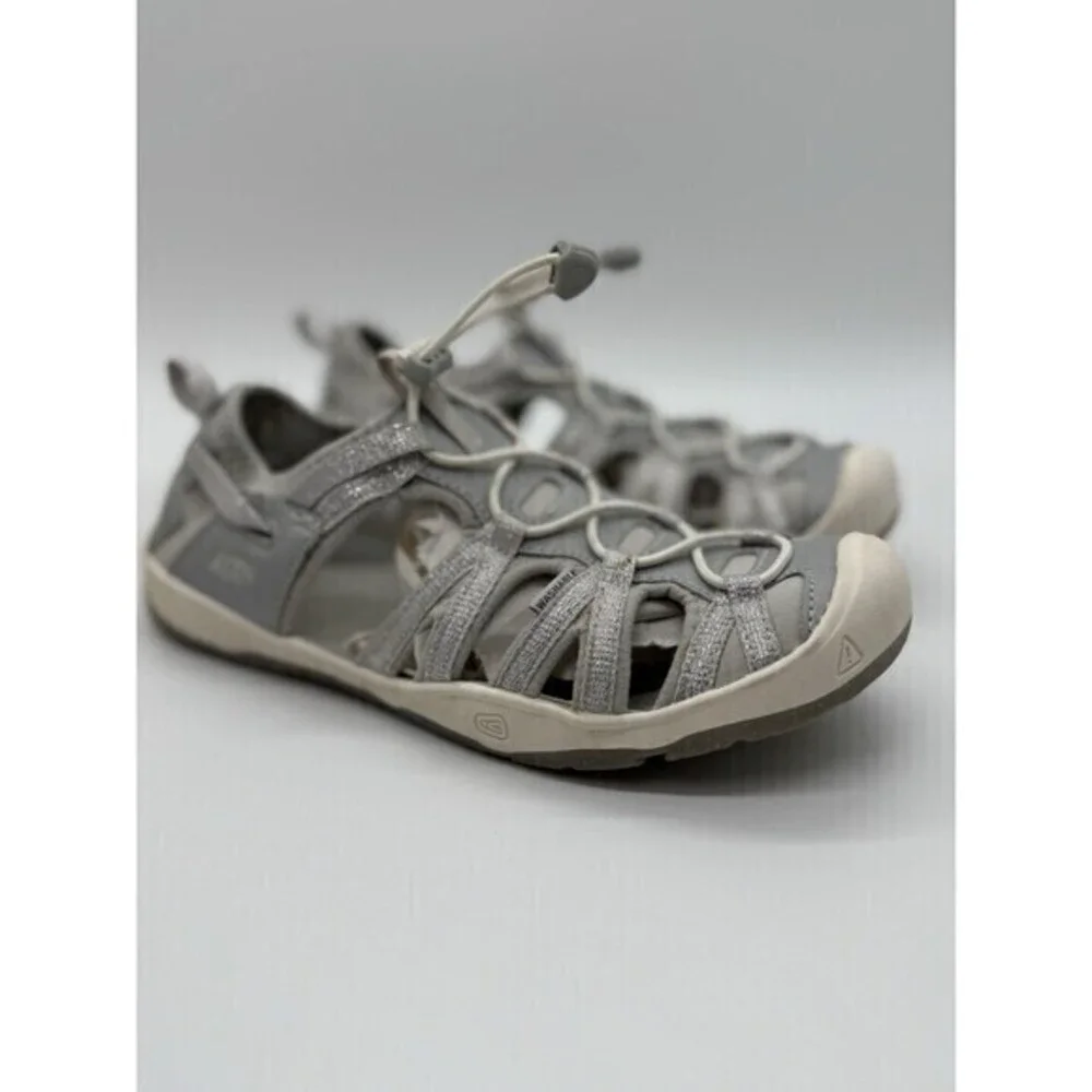 KEEN silver glitter moxie sandals water shoes kids size 3